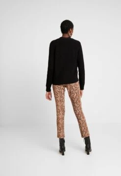 Even&Odd Strickjacke - Black 10 Even&Odd Strickjacke - Black -Even&Odd 03df188f60b145269e898c48080e7c50