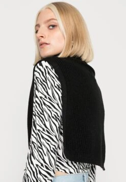 Even&Odd Cape - Black 12 Even&Odd Cape - Black -Even&Odd 17090c0bb5084c96890221000815ab11