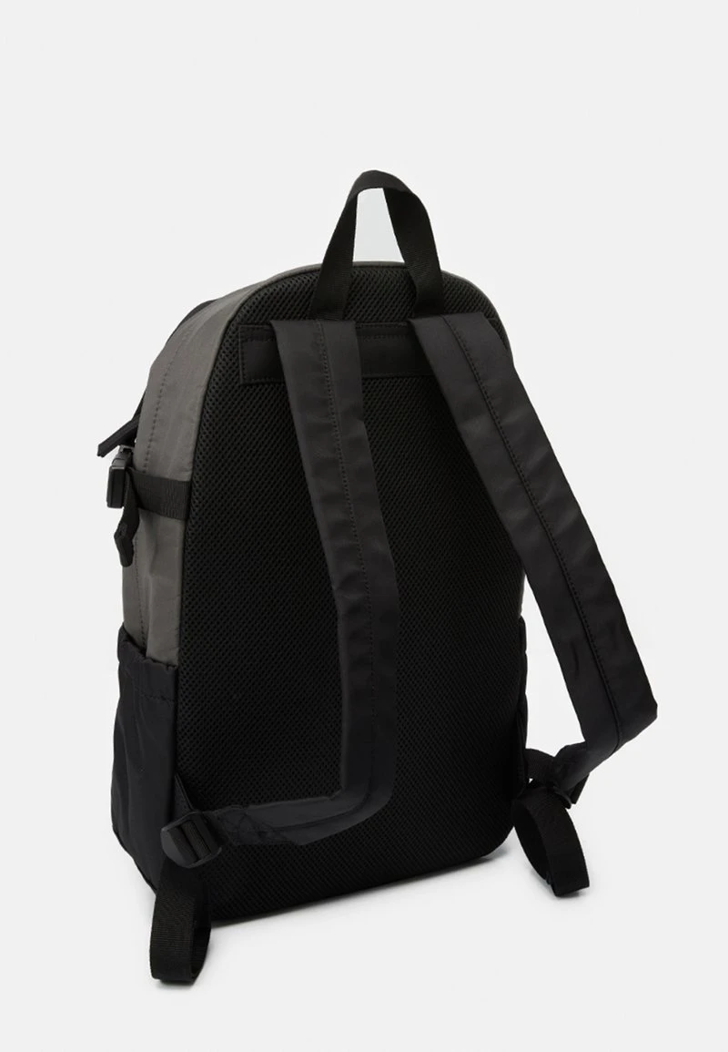 Even&Odd Tagesrucksack - 802 - Black_402 - Pink 4 Even&Odd Tagesrucksack - 802 - Black_402 - Pink – Bild 2