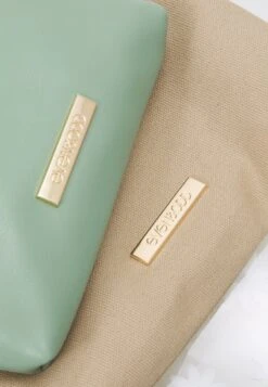 Even&Odd 3PACK - Kosmetiktasche - Green/ Khaki -Even&Odd 47c19c38503442c0a29c76675204ab57