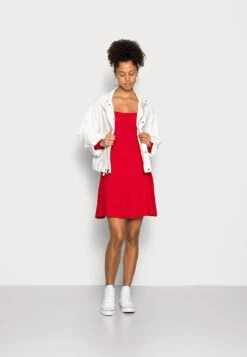 Even&Odd ECKIGER AUSSCHNITT MINI STRICKKLEID - Strickkleid - Red -Even&Odd 7c3245f9e6574eae8c076529ae64f40d