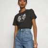 Even&Odd HATTIE MIRRORED DRAGONS TEE - T-Shirt Print - 801 - Anthracite -Even&Odd 84adf9f2e6704871a4de83595ee1e3ff