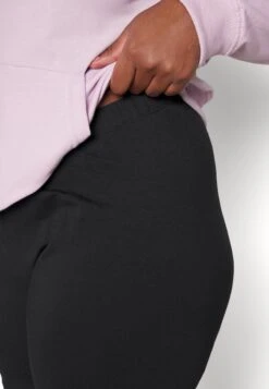 Shorts - Black 13 Shorts - Black -Even&Odd 8f1cb94e9e1b45c9b27e631544df98d0