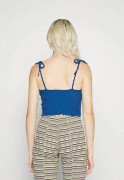 Even&Odd Top - Dark Blue 10 Even&Odd Top - Dark Blue -Even&Odd a3b9ca560fb642a1938d15a7e41bdf29