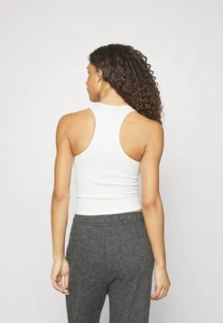 Top - Off-white -Even&Odd de84771a269b4e13b8efc8bbfdfd16df