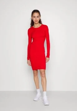 Even&Odd CREW AUSSCHNITT RIPP BASIC BODYCON MINI STRICKKLEID - Etuikleid - Berry -Even&Odd e5fb10e9d2e240cba1bcb7cdfd8f0d23